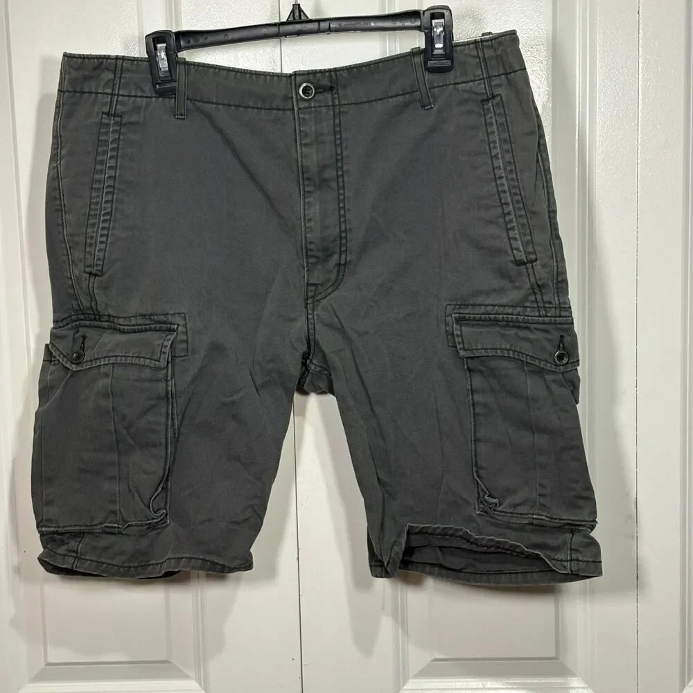 Levis Mens 36 Cargo Shorts Gray 10 Inseam Utility Pockets Outdoor Casual Summer